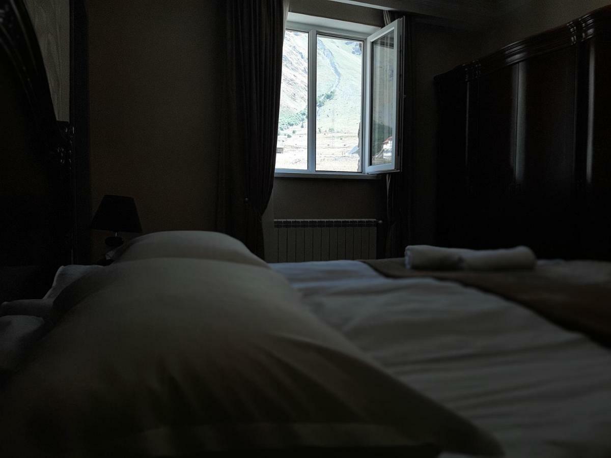 Kazbegi Guide Hotel Екстериор снимка